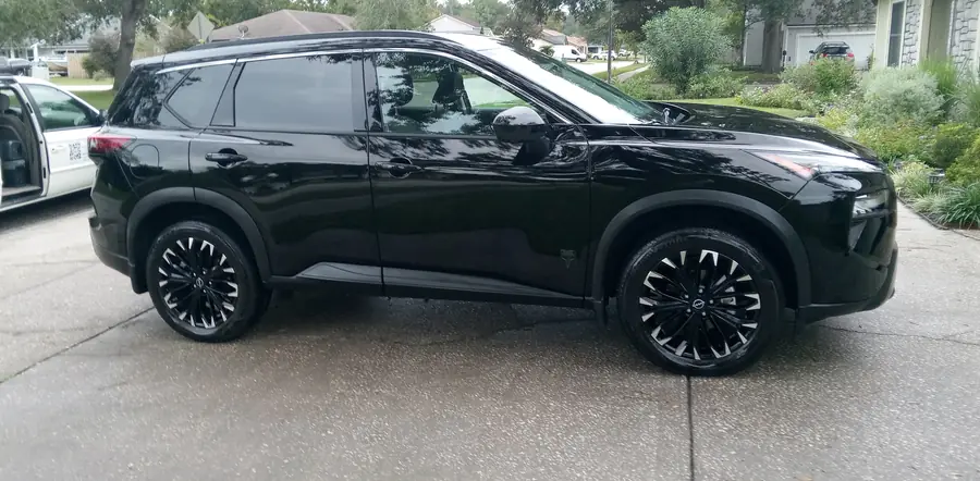 A Nissan Rogue, detailed